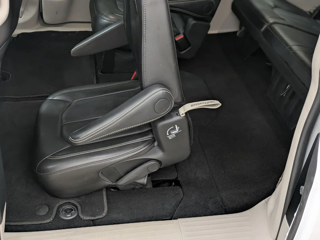 Used 2024 White Chrysler Touring L image 40