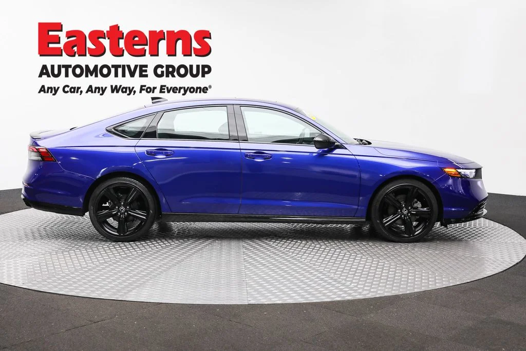 Used 2025 Blue Honda Sport-L image 4
