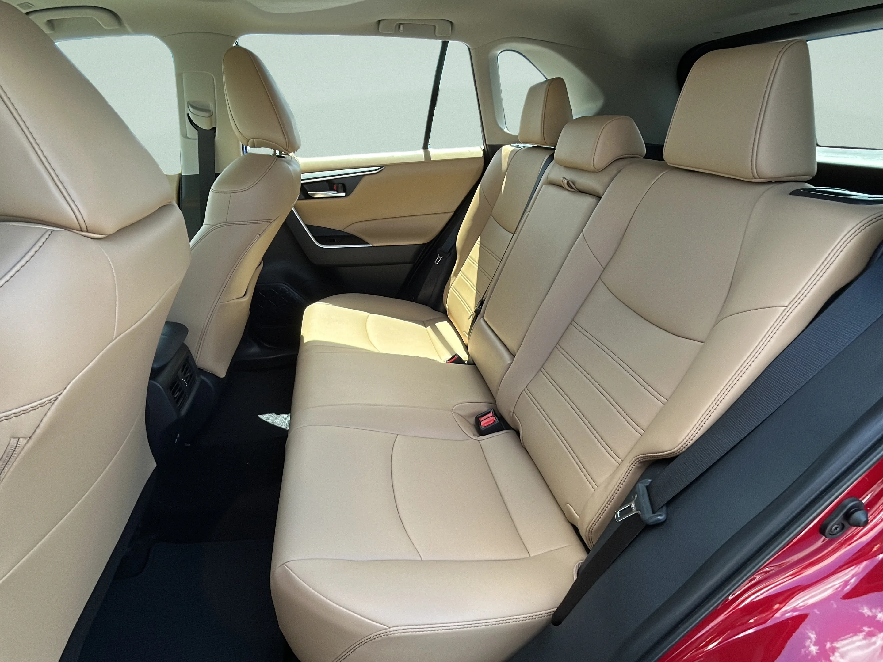 Used 2025 Pearl Toyota XLE Premium image 10