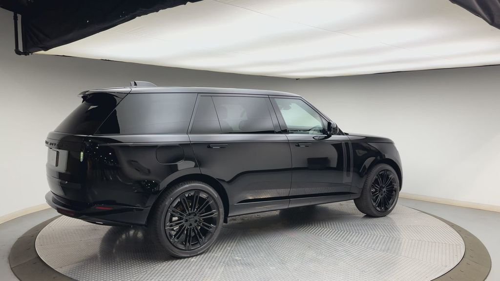 New 2026 Santorini Black Land Rover SE image 2