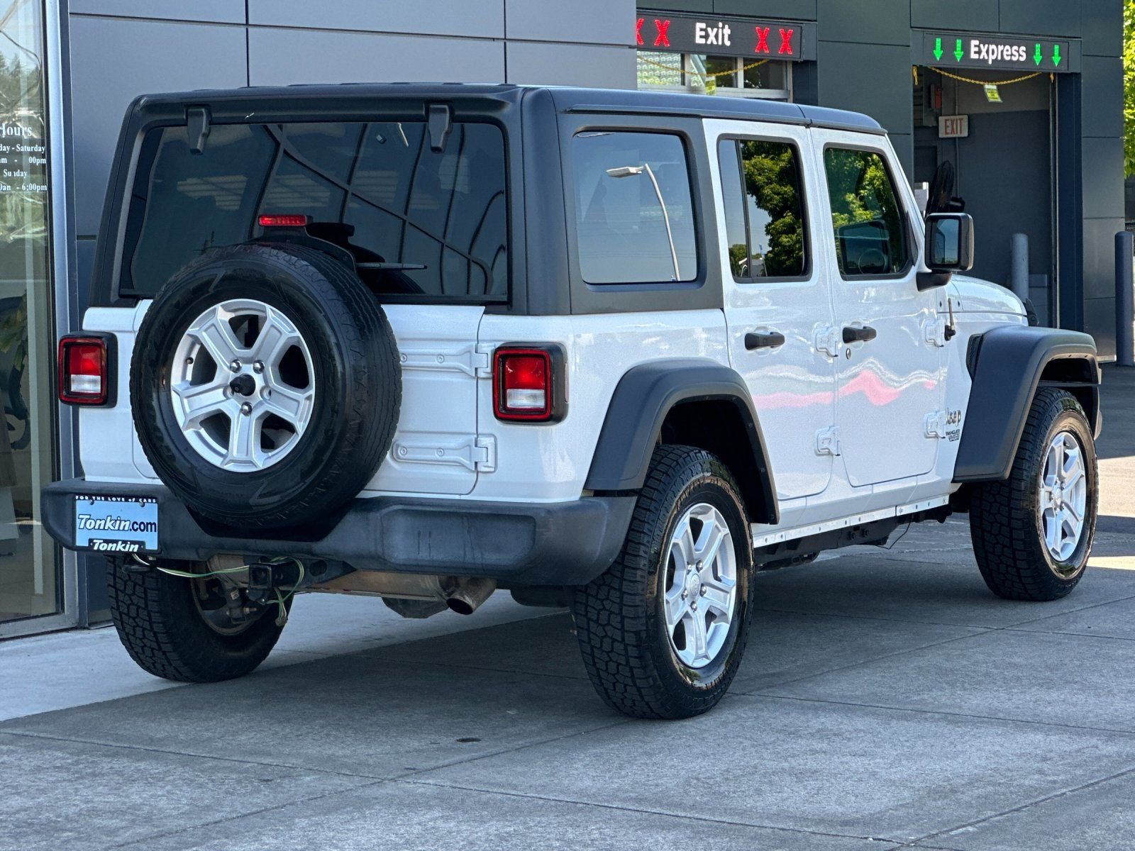 Used 2018 Bright White Clearcoat Jeep Unlimited Sport S image 2