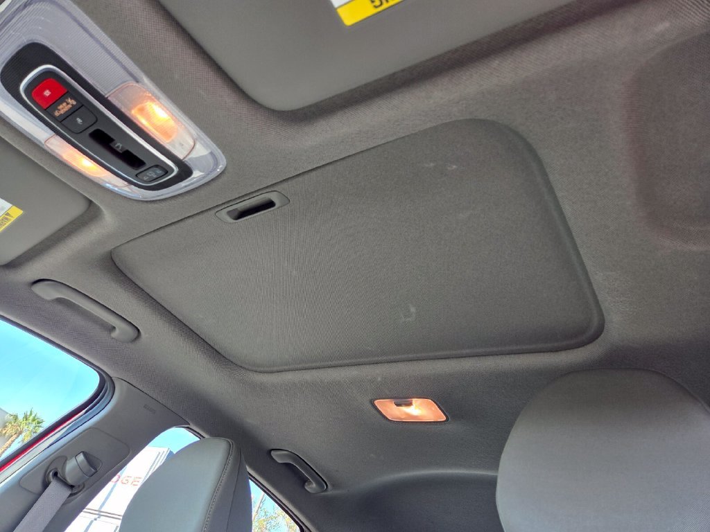 Used 2025 Red Hyundai SEL Convenience image 14