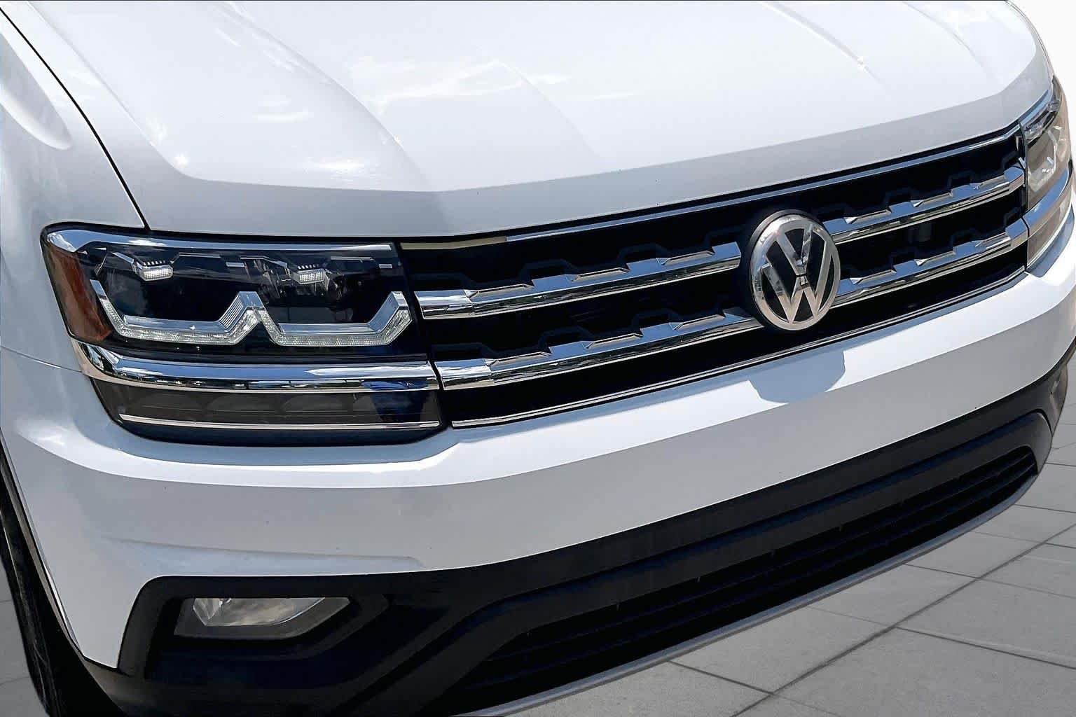 Used 2019 Pure White Volkswagen 3.6L V6 SE image 29