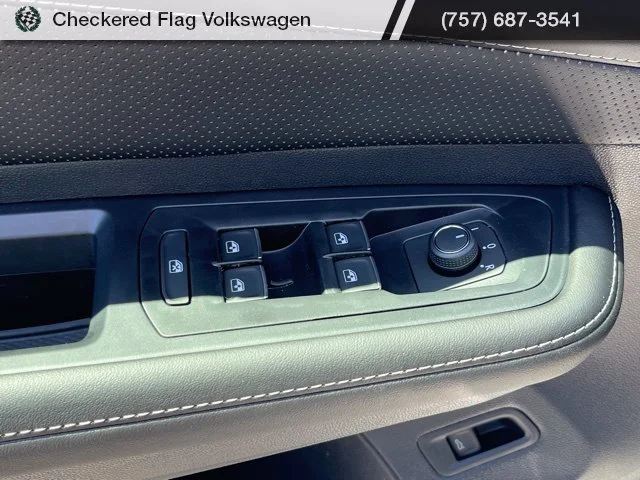 New 2026 Opal White Pearl Volkswagen SE w/Technology image 16