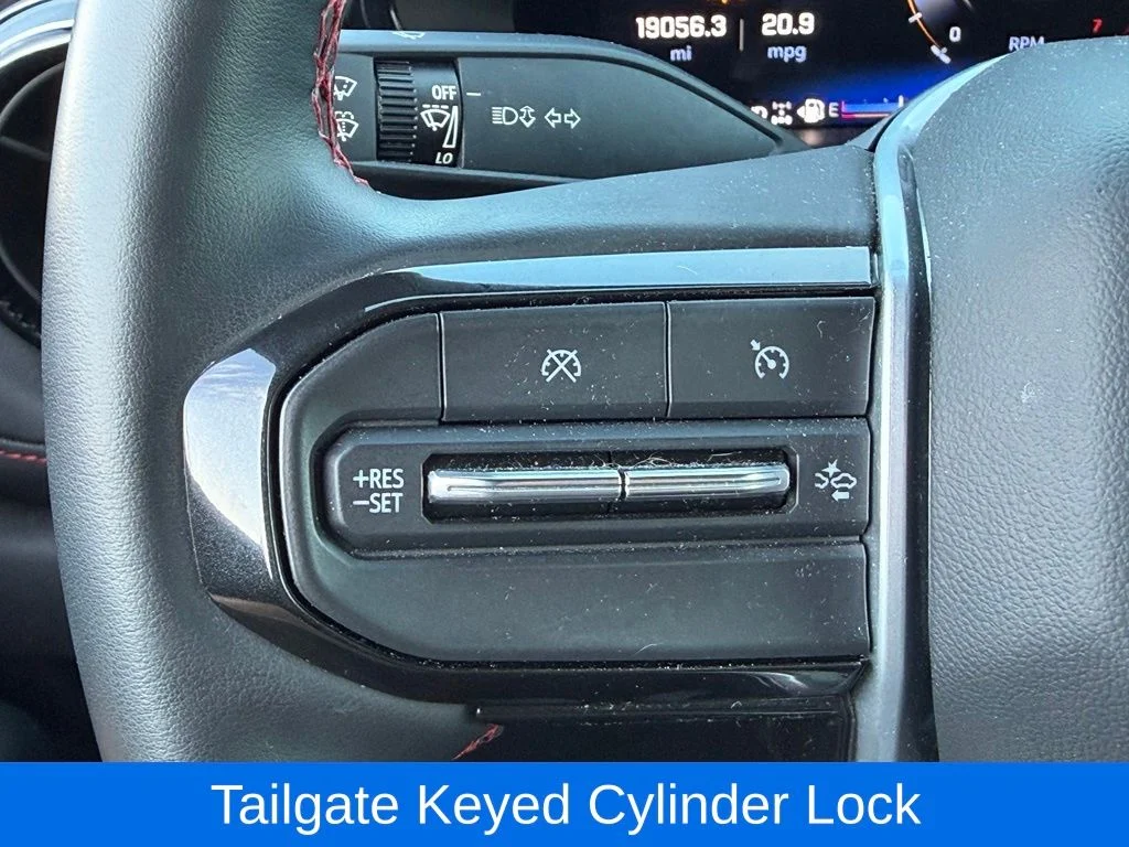 Used 2024 Gray Chevrolet Z71 image 35