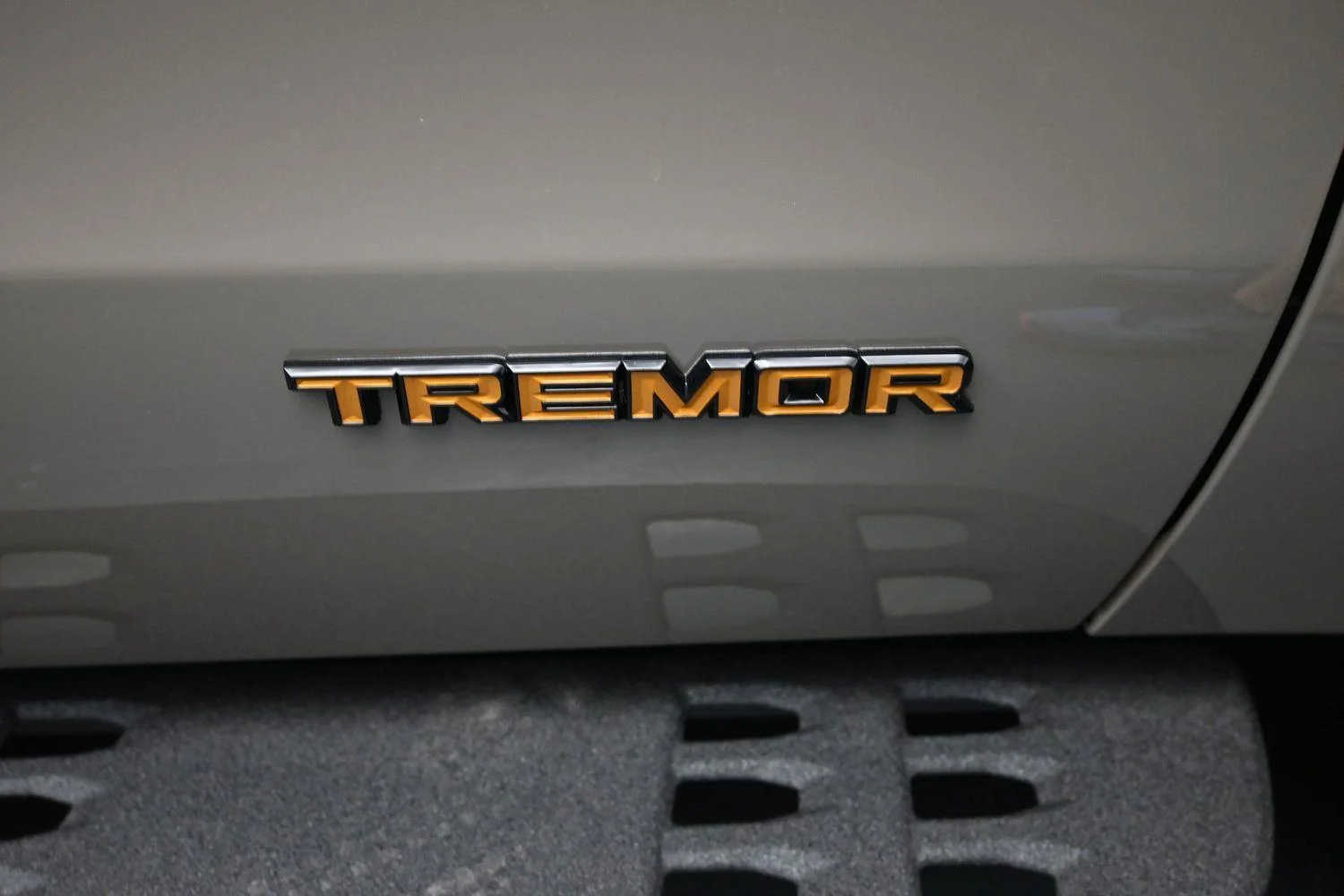 New 2027 Marsh Gray Ford Tremor® image 6