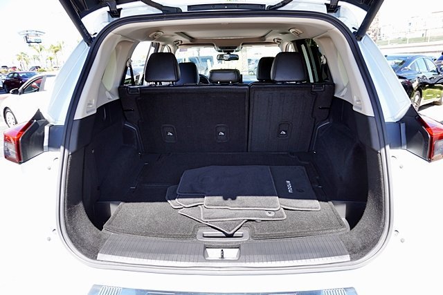 Used 2024 White Nissan SL image 18