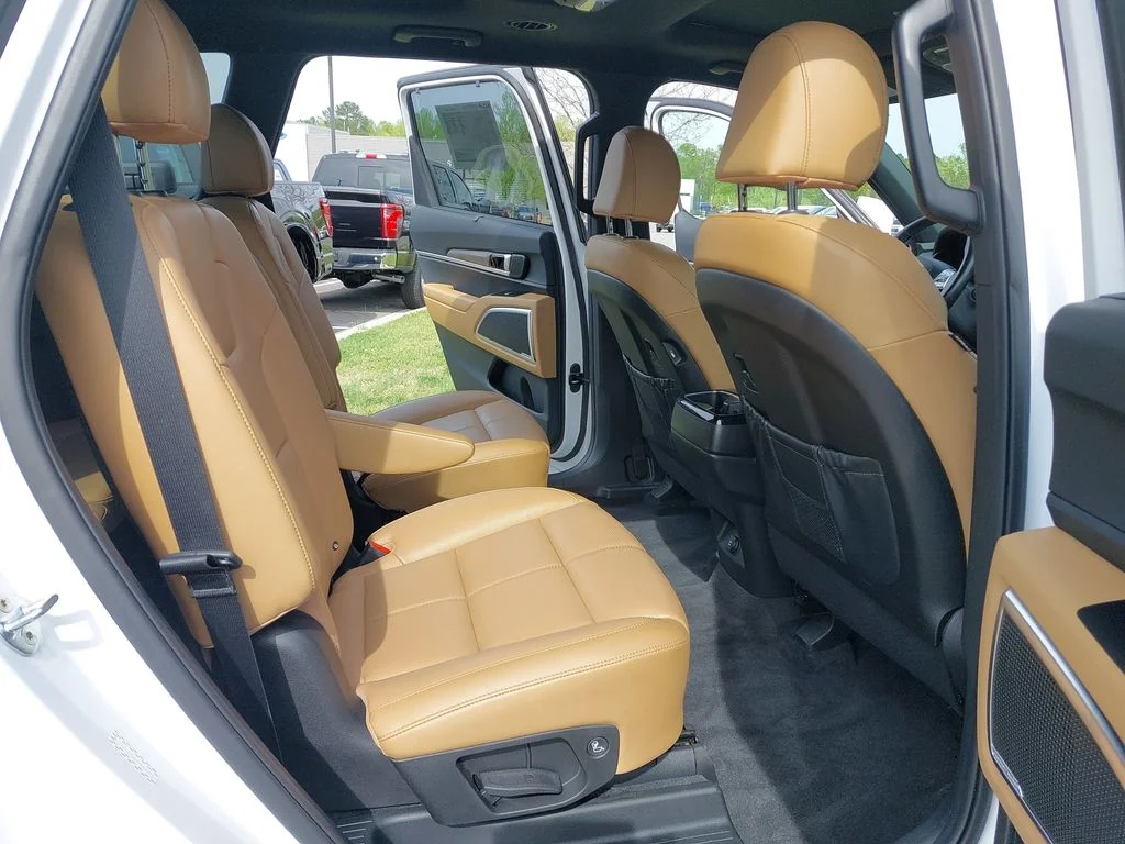 Used 2022 White Kia SX image 11