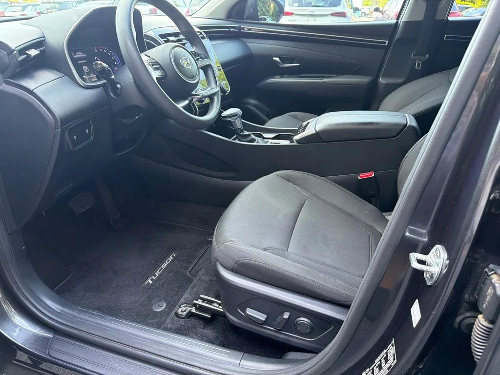 Used 2022 Gray Hyundai SEL image 9
