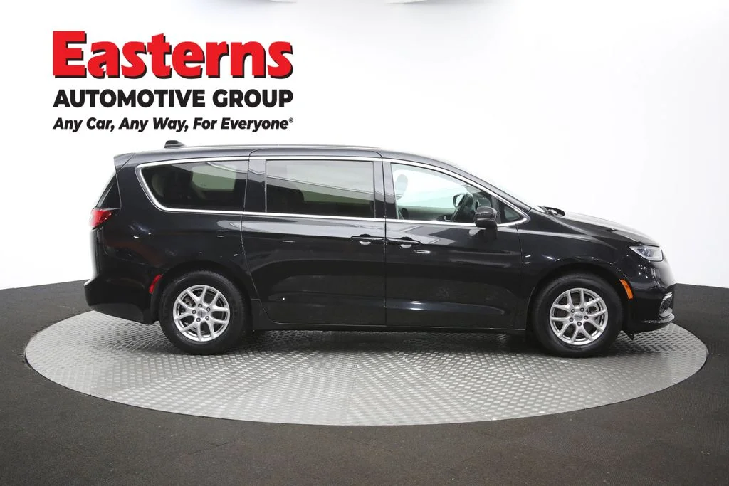 Used 2023 Black Chrysler Touring L image 47