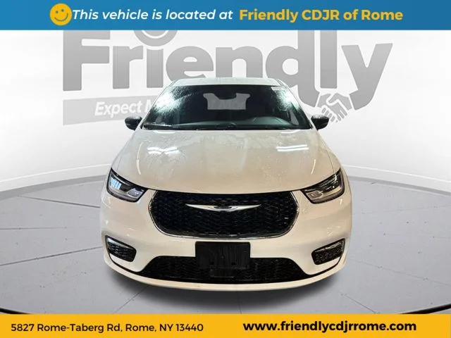 2026 Chrysler Pacifica Select AWD's photo