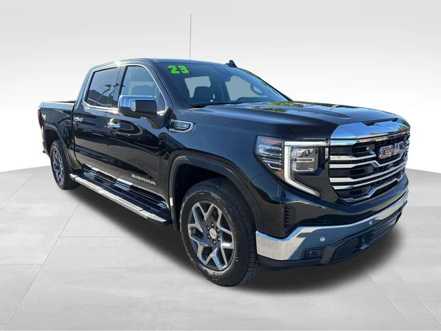 2023 GMC Sierra 4WD Crew Cab Short Box SLT's photo