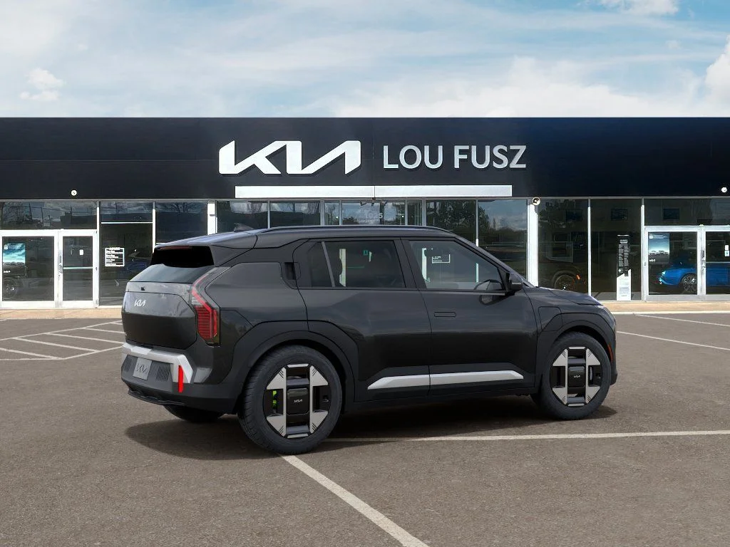 New 2027 Interstellar Gray Kia Wind image 6