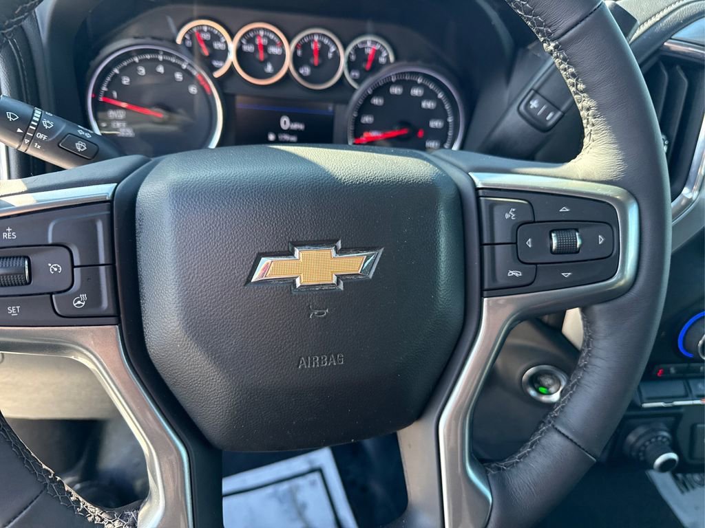 Used 2022 Silver Ice Metallic Chevrolet LT image 14