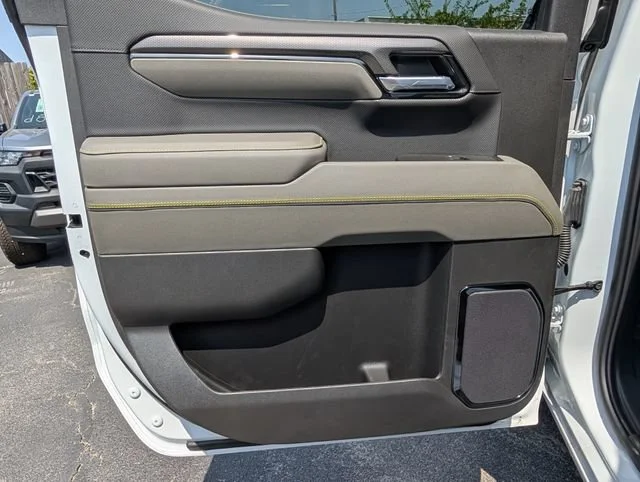 2026 Chevrolet Silverado 1500 ZR2 - Photo 8