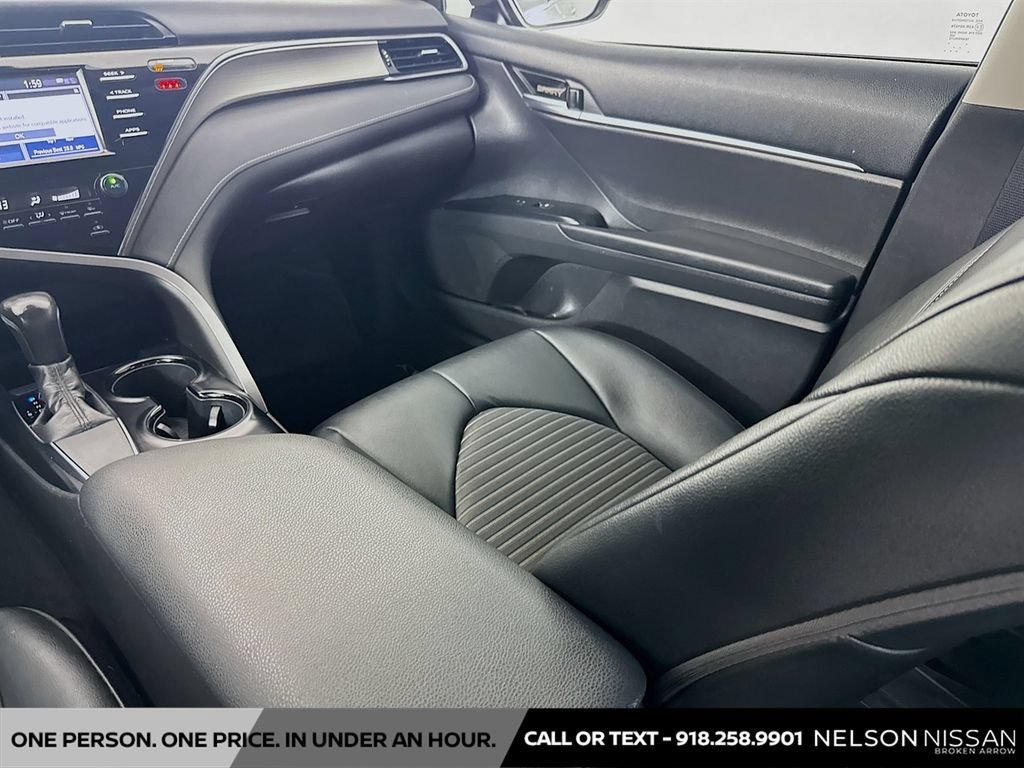 Used 2019  Toyota LE image 21