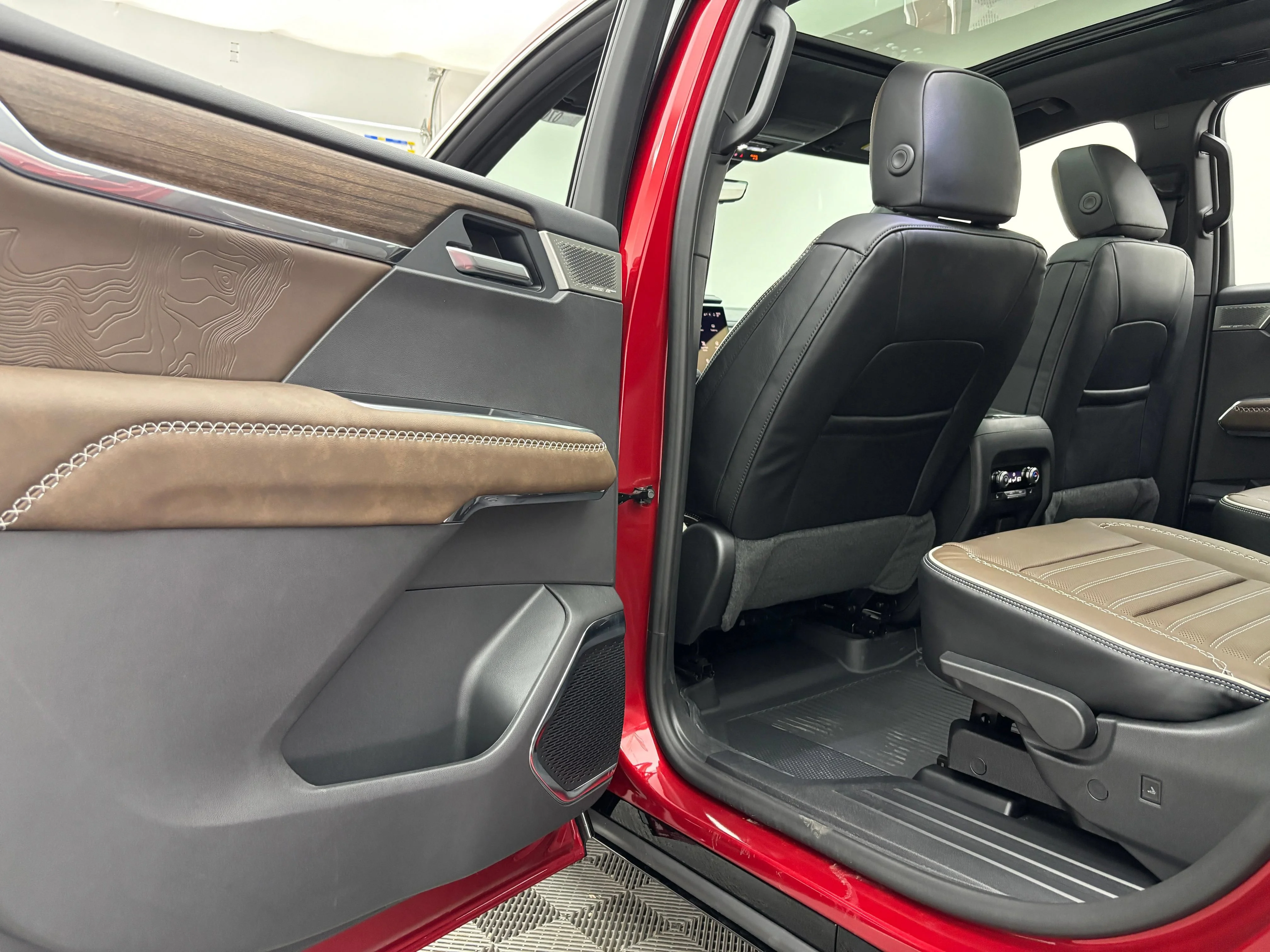 2026 GMC Acadia Denali Ultimate - Photo 45