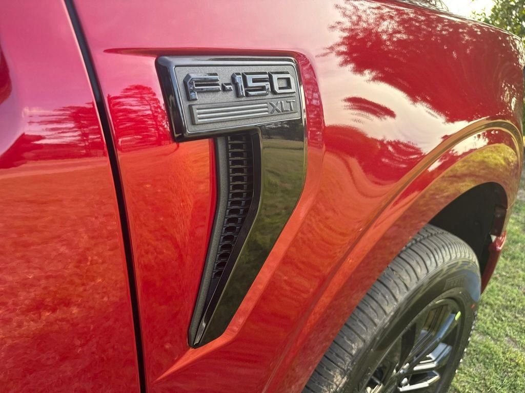 New 2026 Ruby Red Metallic Tinted Clearcoat Ford XLT image 51