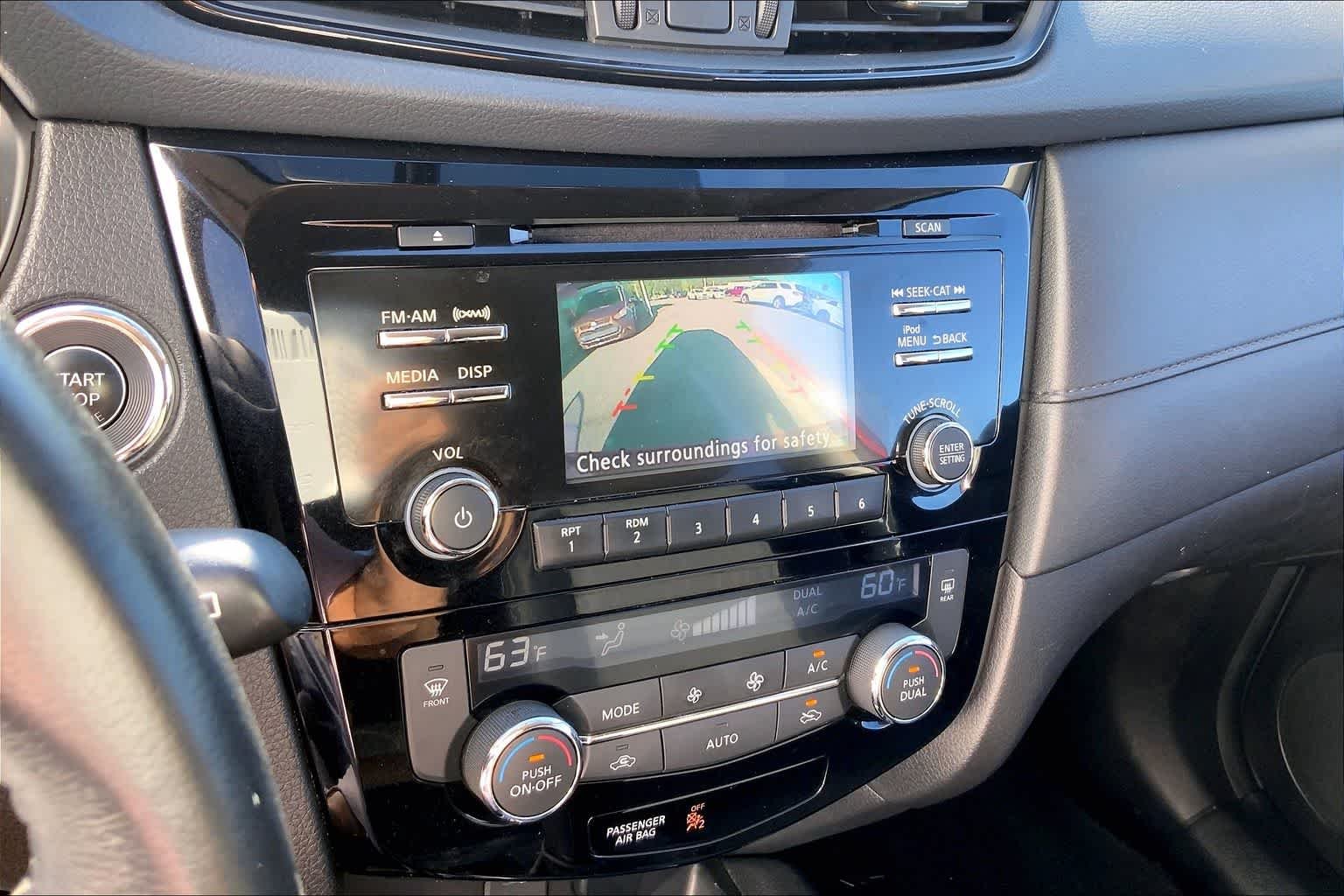 Used 2017 Palatial Ruby Nissan SV image 28