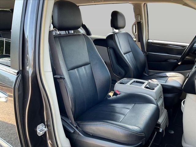 Used 2016 Gray Chrysler Touring image 31