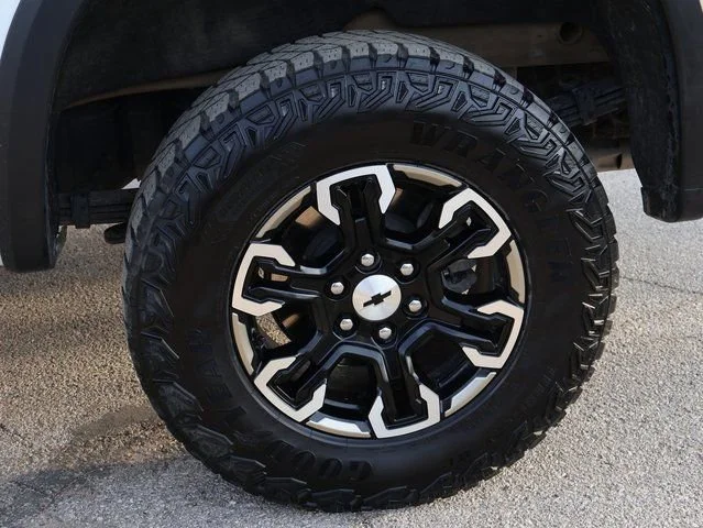 2024 Chevrolet Silverado 1500 ZR2 - Photo 46