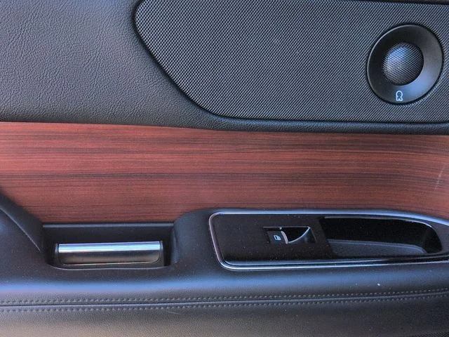 Used 2021 Black Lincoln Reserve image 28