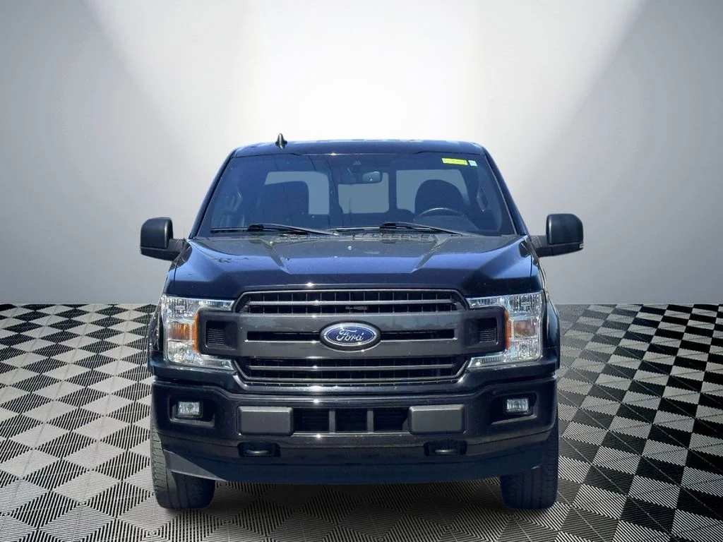 Used 2019 Black Ford XLT image 2
