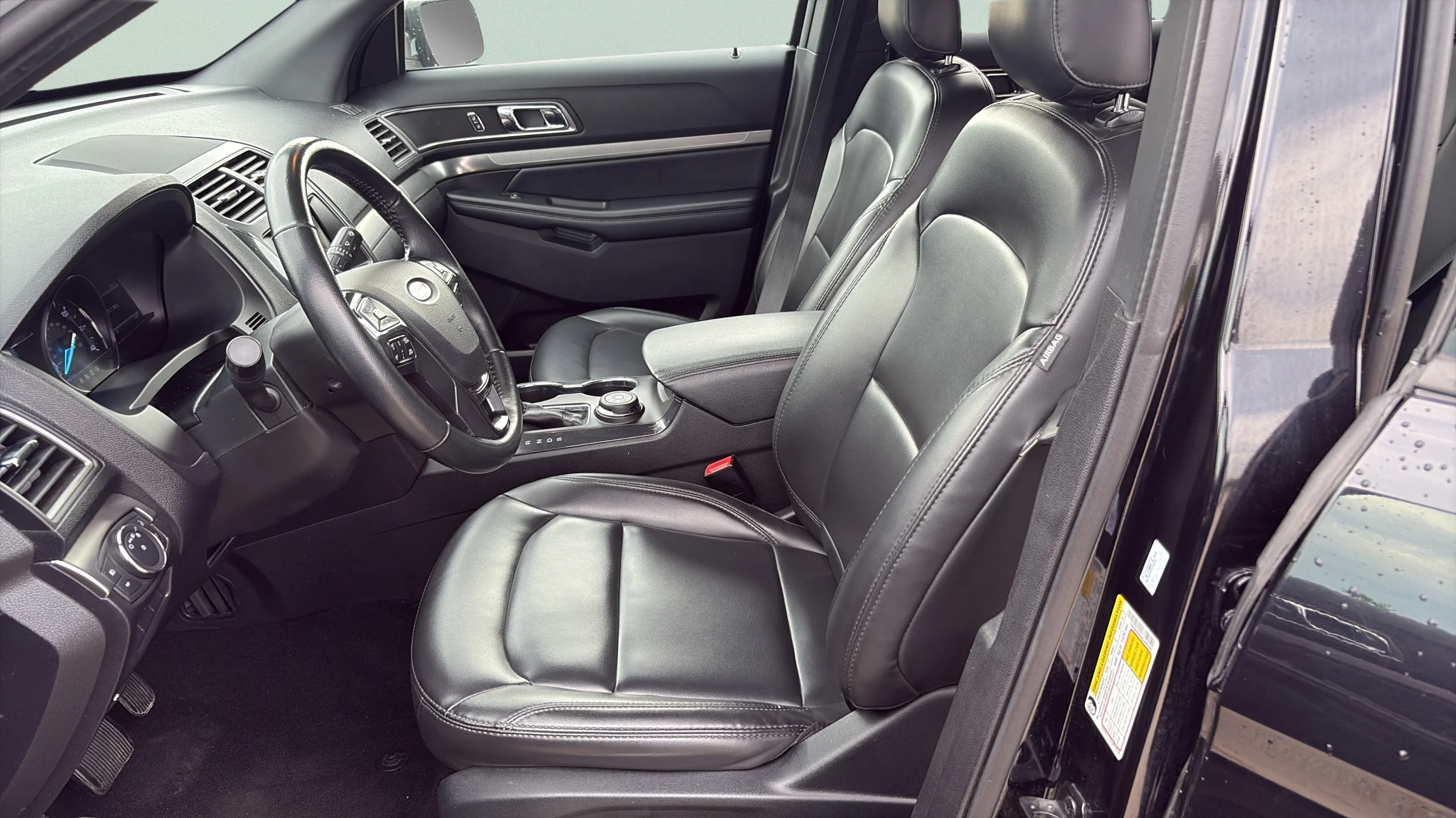 Used 2019 Black Ford XLT image 10