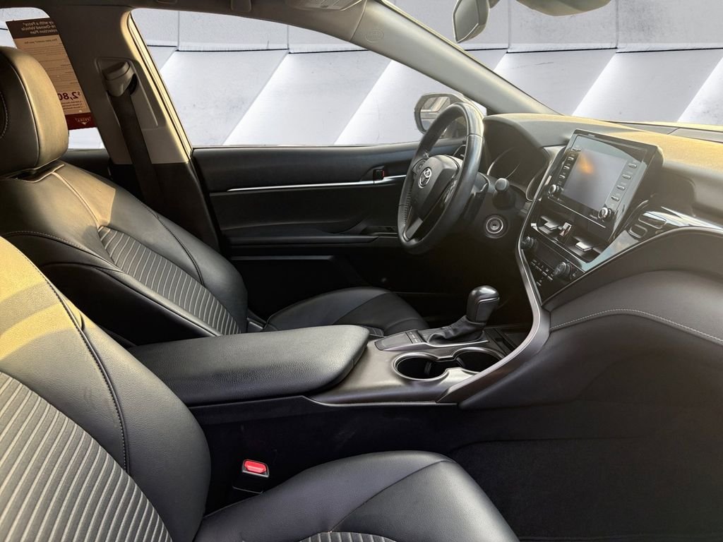 Used 2022 White Toyota SE image 13