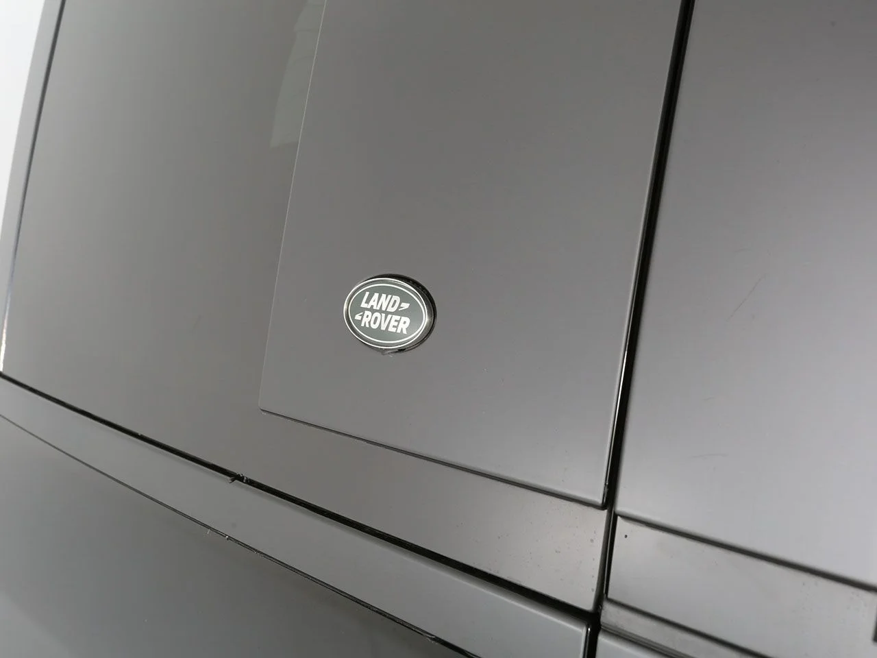 Used 2023 Black Land Rover V8 image 14