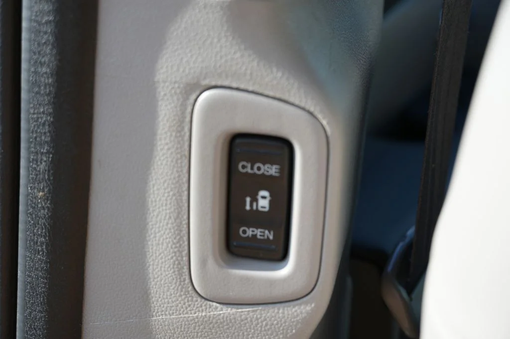 Used 2016 Silver Honda EX-L image 14
