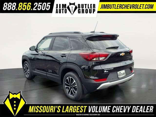 New 2026 Mosaic Black Metallic Chevrolet LT image 18