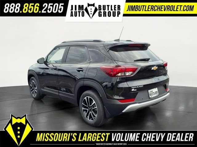New 2026 Mosaic Black Metallic Chevrolet LT image 18