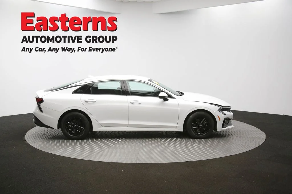 Used 2025 White Kia LXS image 46