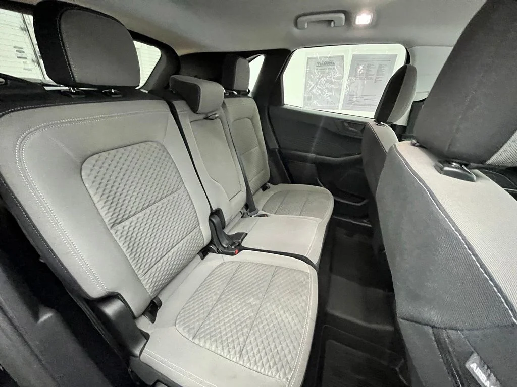 Used 2022 Black Ford SE image 30