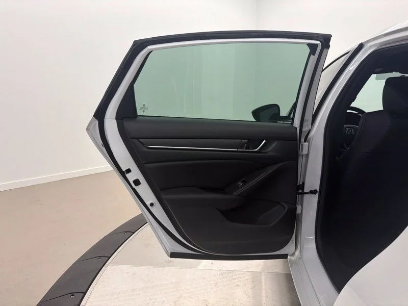 Used 2022  Honda Sport image 12