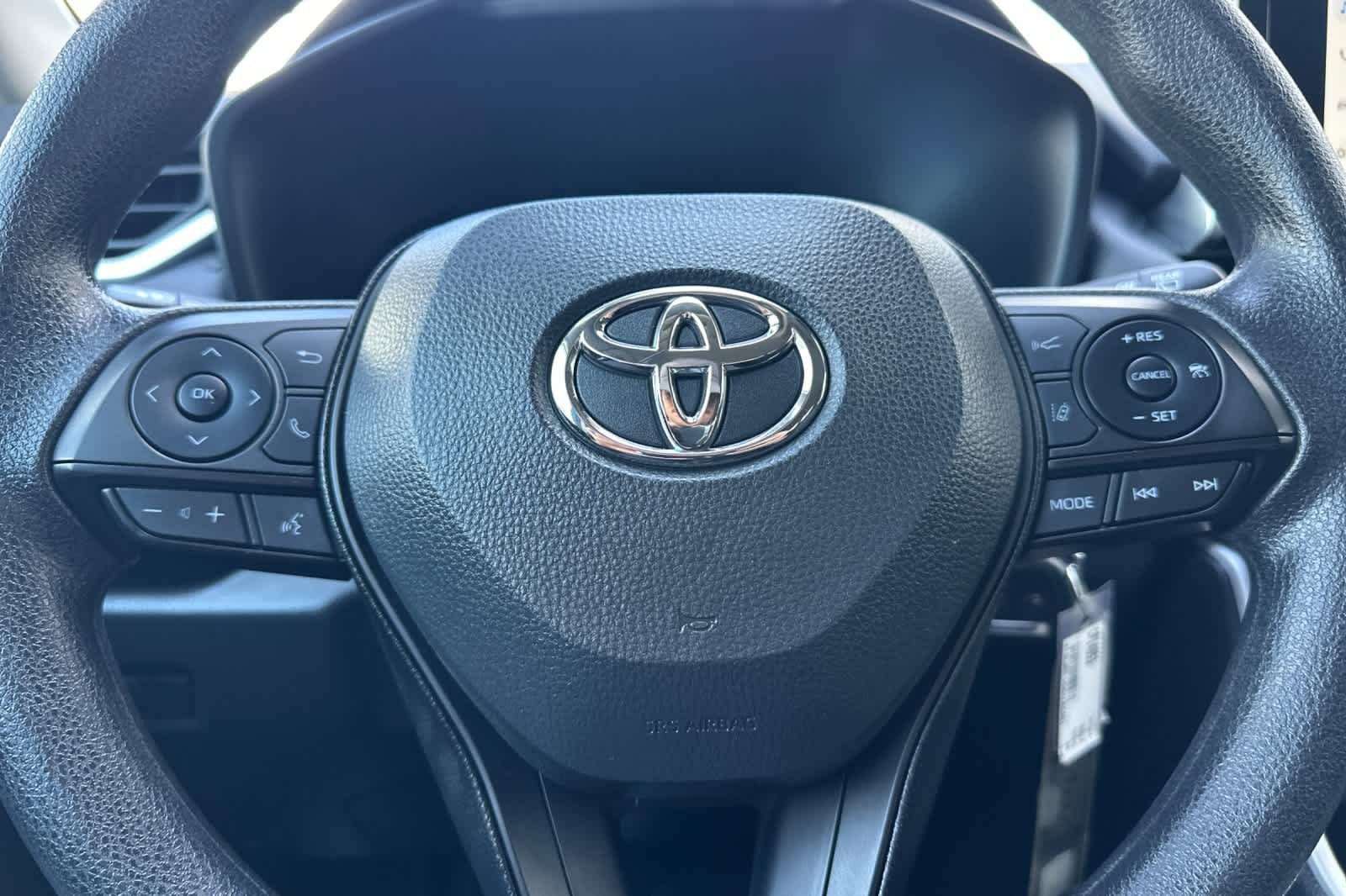 2025 Toyota RAV4 LE - Photo 21