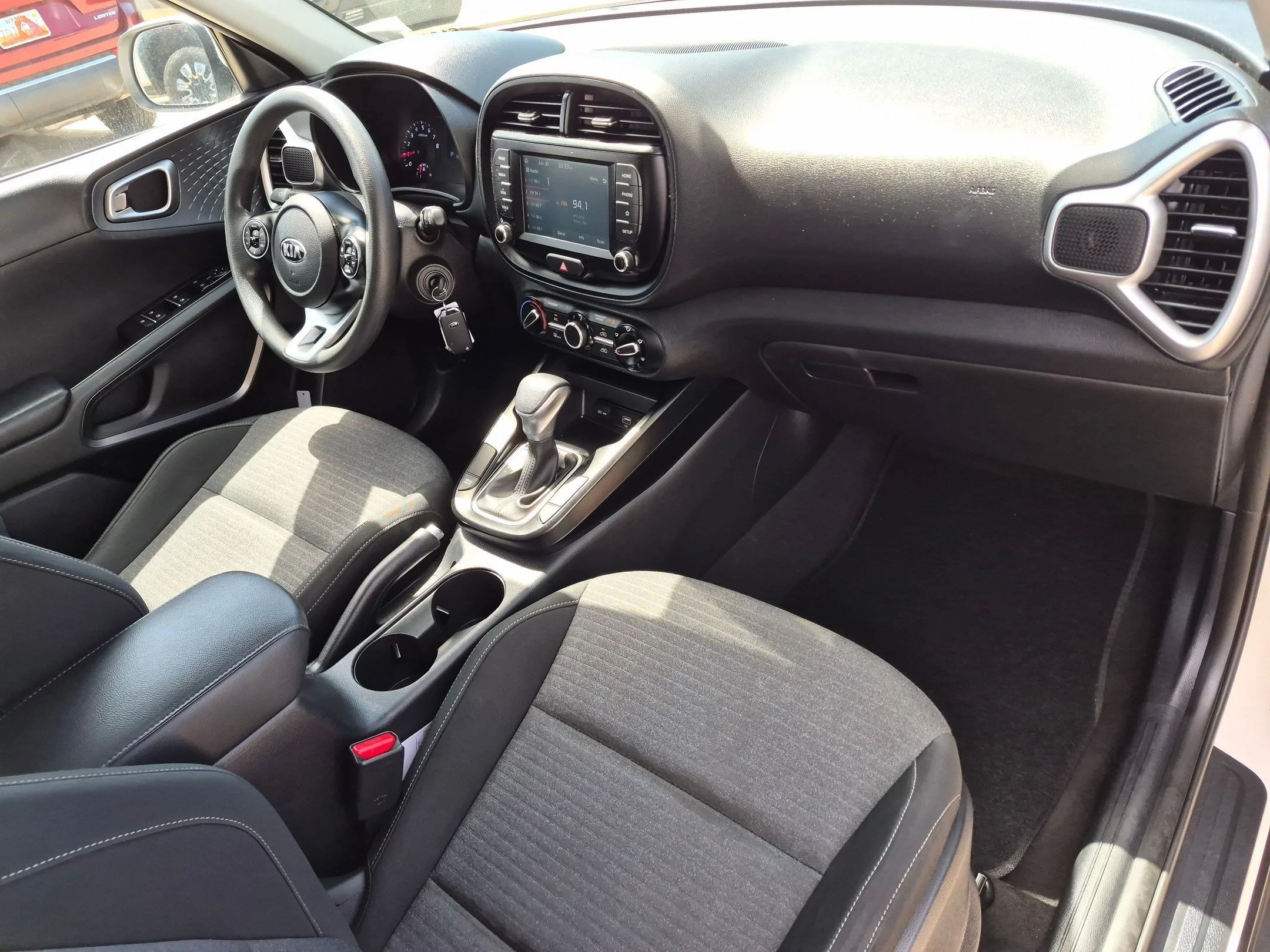 Used 2021 Snow White Pearl Kia S image 30