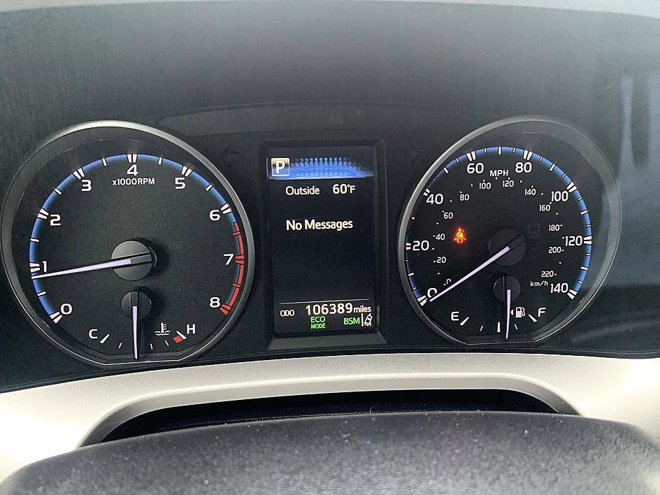 Used 2018 Silver Sky Metallic Toyota XLE image 13