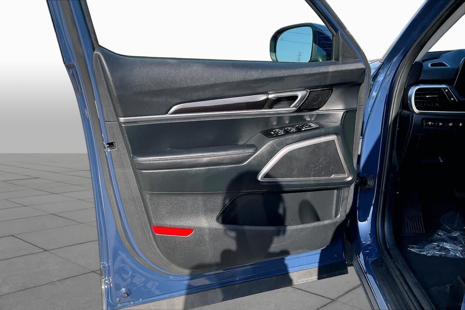 Used 2025 Midnight Lake Blue Kia S image 21