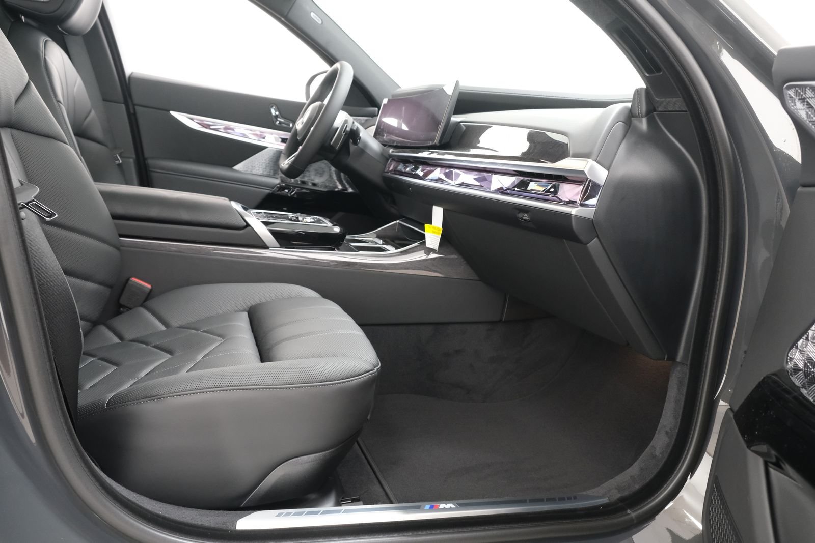 New 2026 Dravit Grey Metallic BMW 760i xDrive image 41