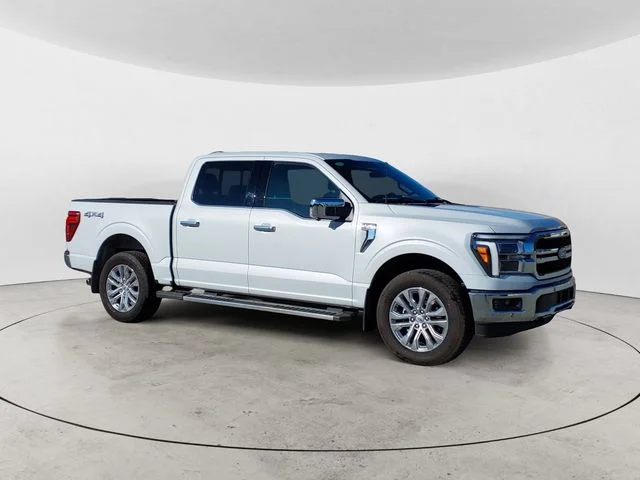 Certified Used 2025  Ford Lariat image 3
