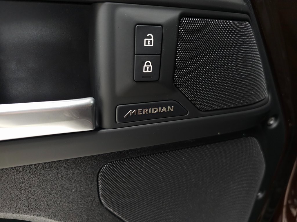 2026 LAND ROVER DEFENDER - Image 12