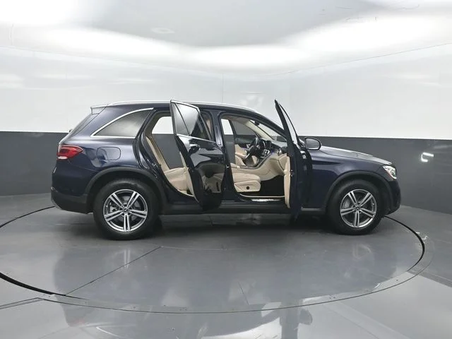 Used 2022 Blue Mercedes-Benz GLC 300 image 36
