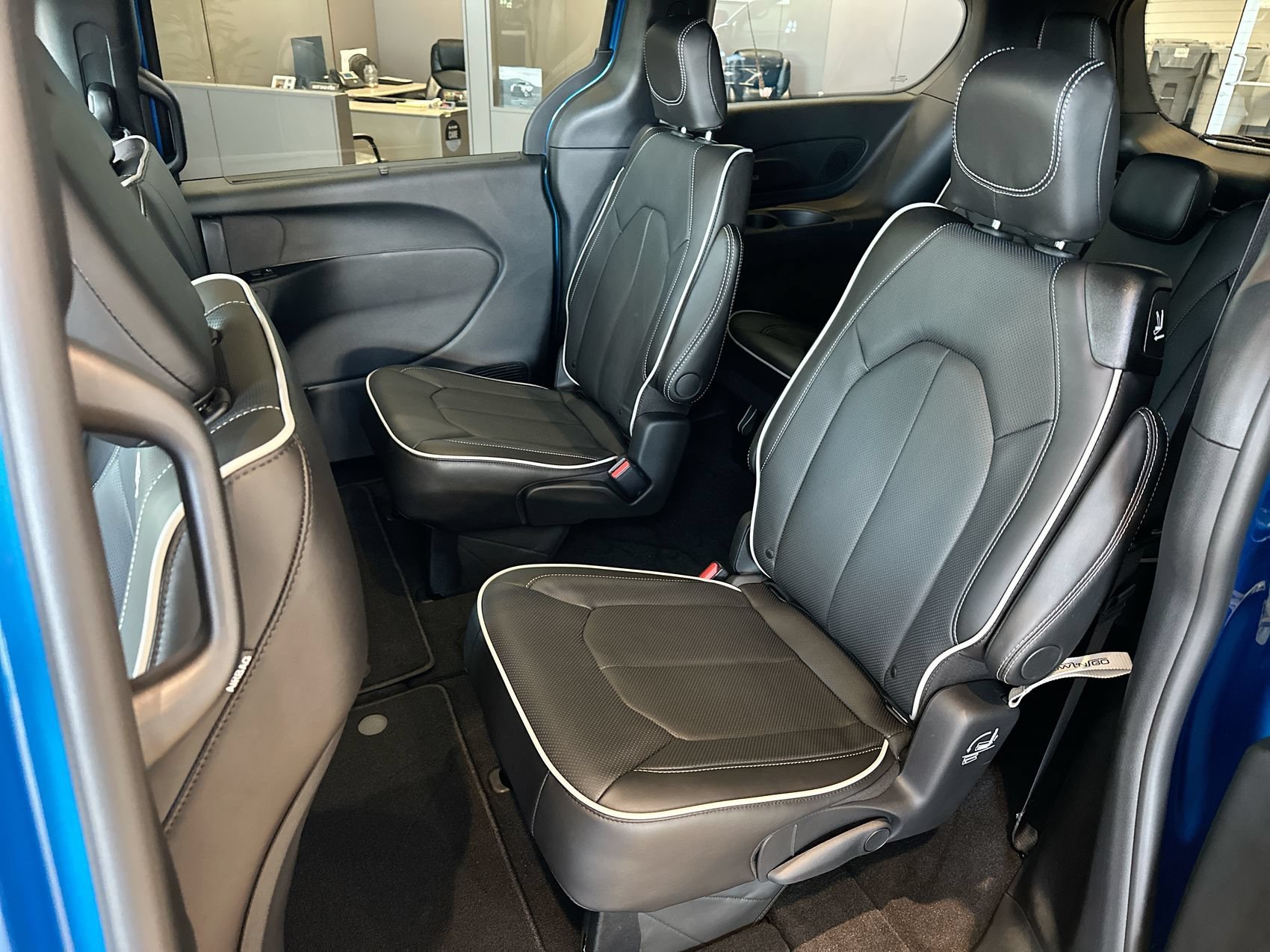 New 2027 Hydro Blue Pearlcoat Chrysler Limited image 23