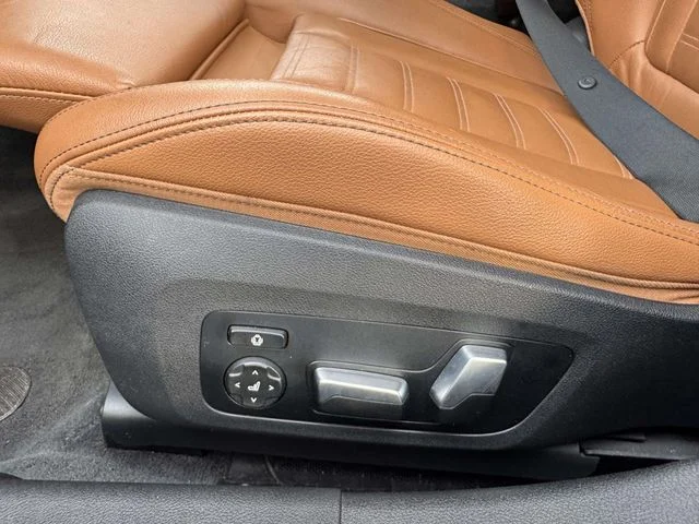 Used 2019 Blue BMW 330i xDrive image 25