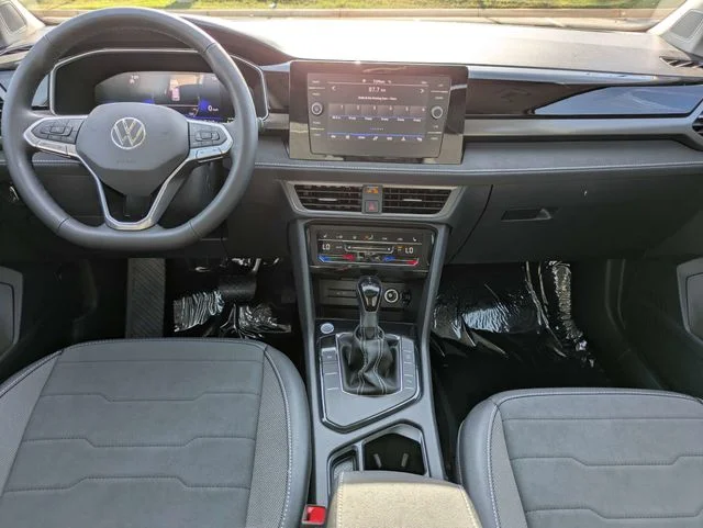 New 2026 Pure White W/Deep Black Roof Volkswagen 1.5T SE Black image 15