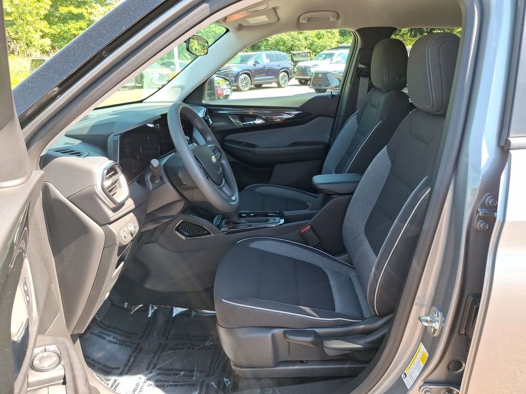 2024 Chevrolet TrailBlazer LS - Photo 13