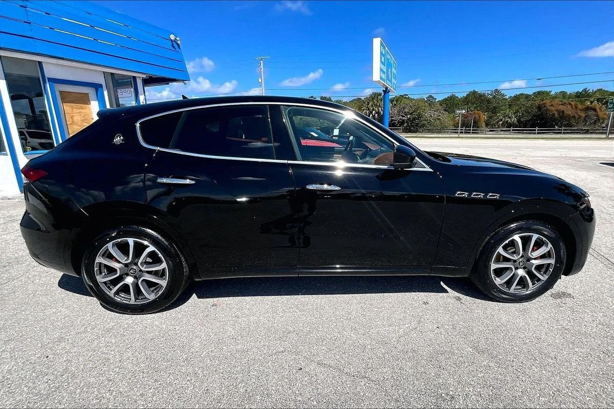 Used 2021  Maserati  image 31