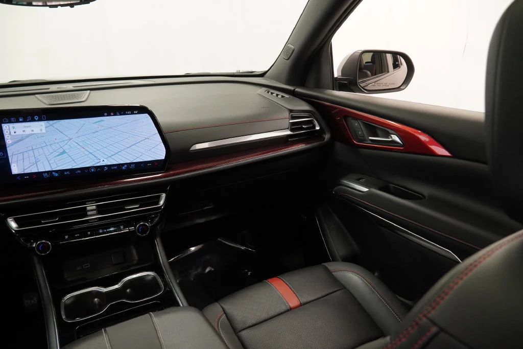 Used 2024 Mosaic Black Metallic Chevrolet RS image 18